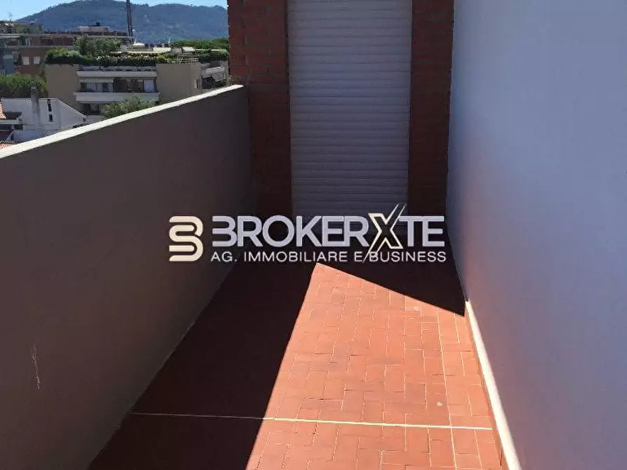 Immagine 4 di Appartamento in affitto  a Carrara
