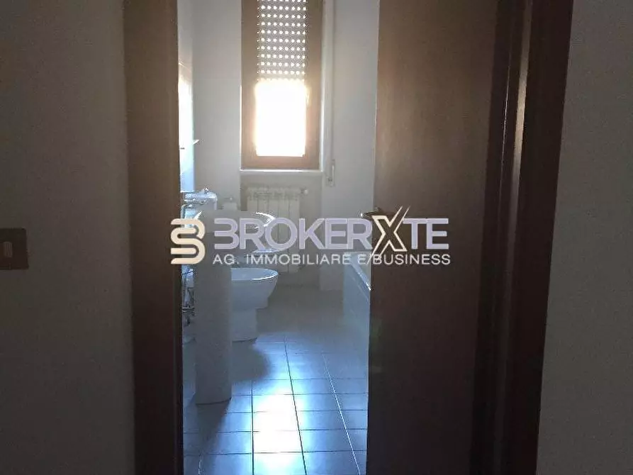 Immagine 5 di Appartamento in affitto  a Carrara