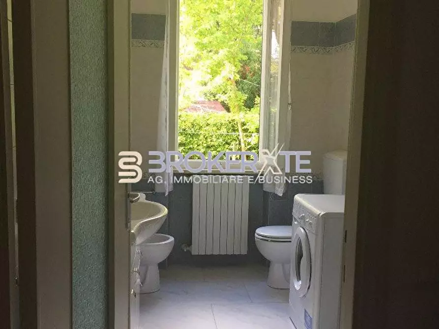 Immagine 12 di Casa semindipendente in affitto  a Massa