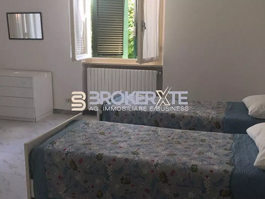 Immagine 6 di Casa semindipendente in affitto  a Massa