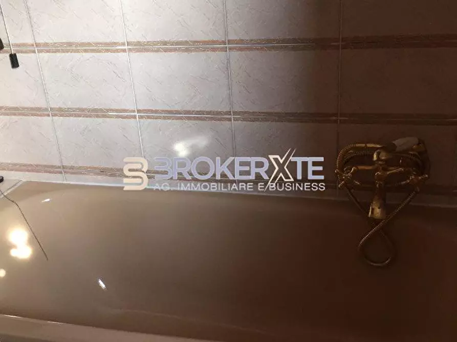 Immagine 8 di Casa indipendente in affitto  a Carrara
