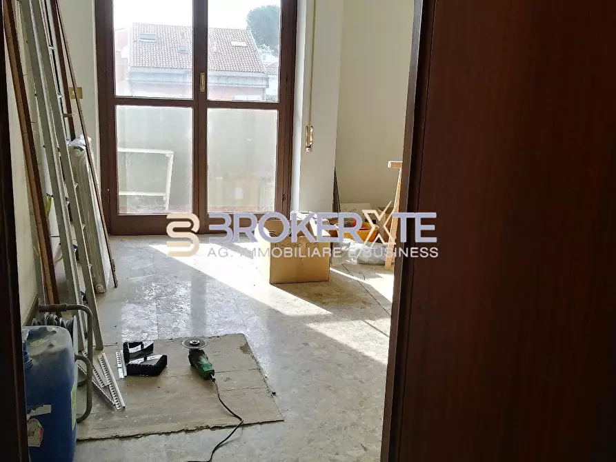 Immagine 2 di Appartamento in affitto  a Carrara