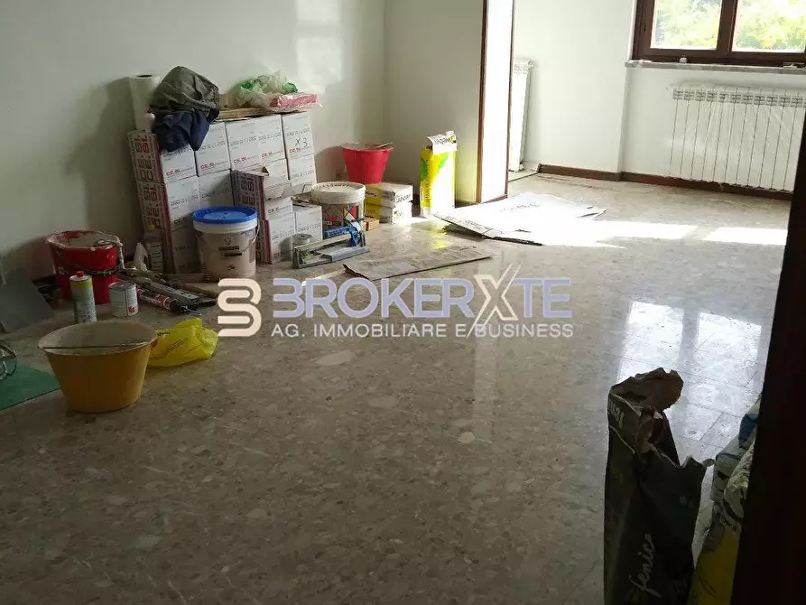 Immagine 3 di Appartamento in affitto  a Carrara