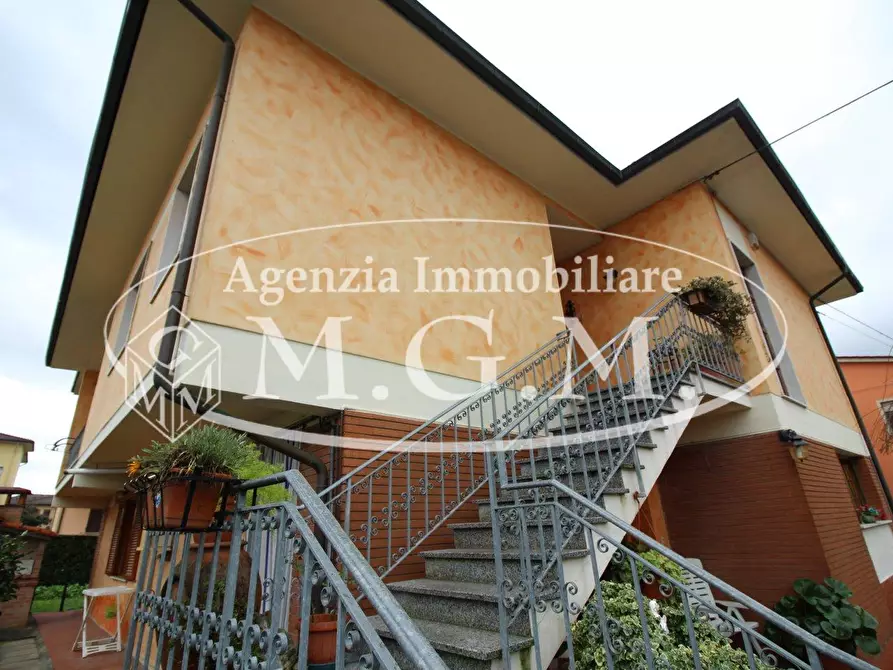 Immagine 1 di Villa in vendita  a Buti