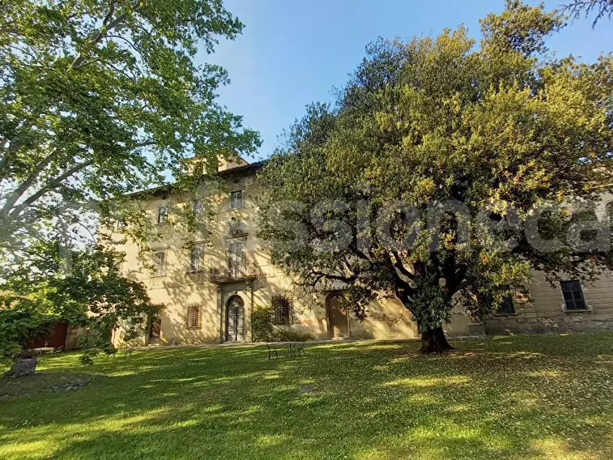 Immagine 1 di Villa in vendita  a Cascina