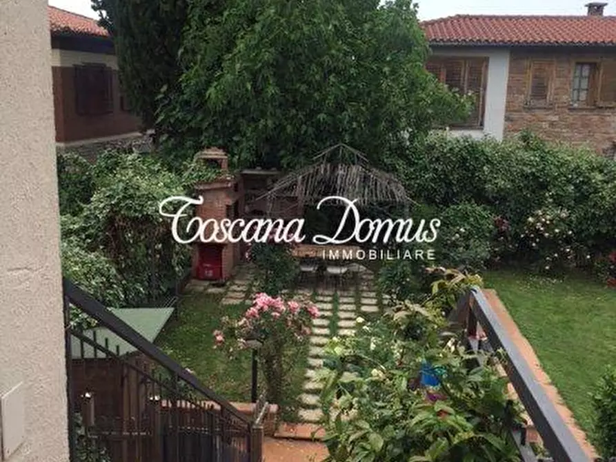 Immagine 3 di Appartamento in vendita  a Siena