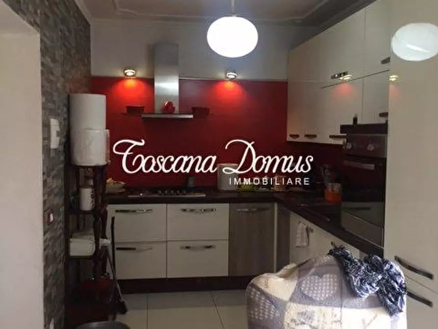 Immagine 4 di Appartamento in vendita  a Siena