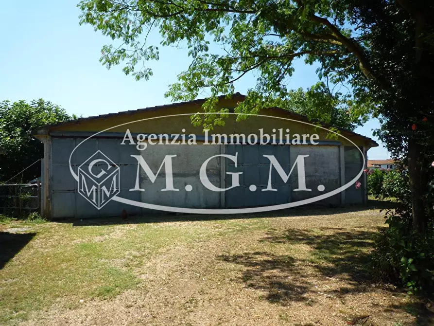 Immagine 23 di Casa indipendente in vendita  a Santa Maria A Monte