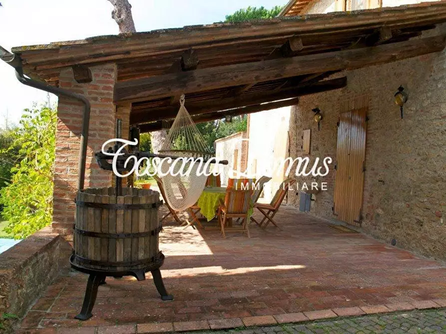 Immagine 1 di Casa colonica in vendita  a Asciano