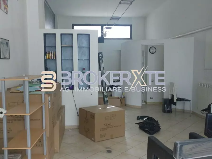 Immagine 1 di Locale commerciale in affitto  a Carrara