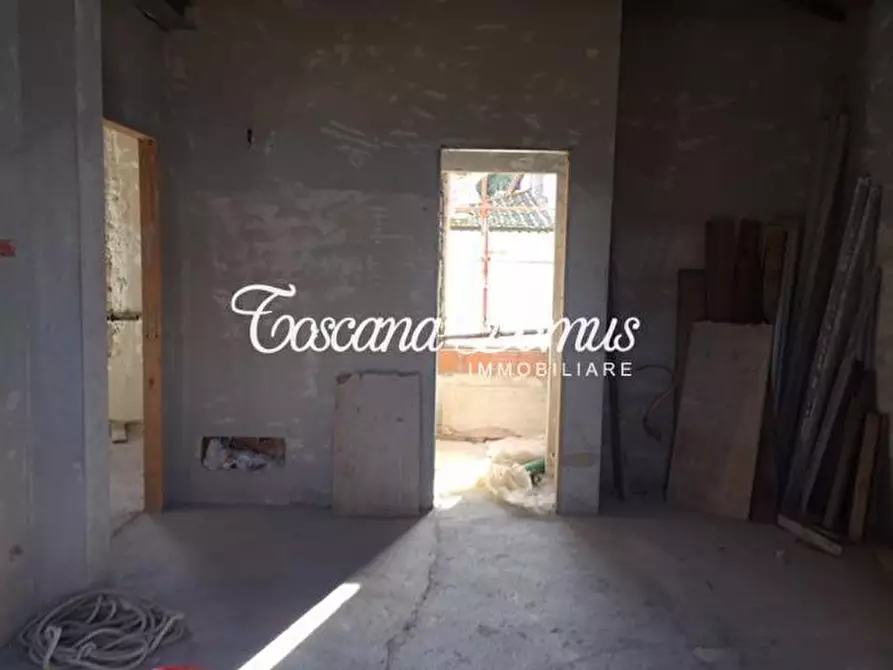 Immagine 4 di Appartamento in vendita  a Siena