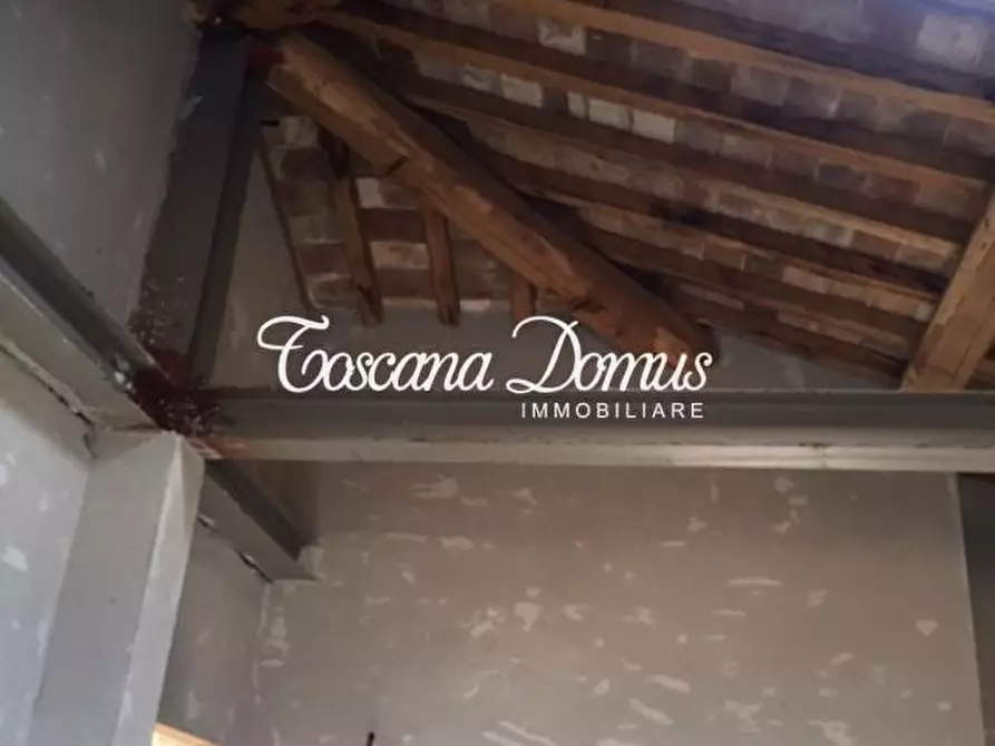 Immagine 1 di Appartamento in vendita  a Siena