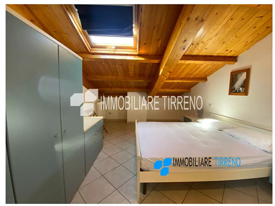 Immagine 7 di Mansarda in affitto  a Massa