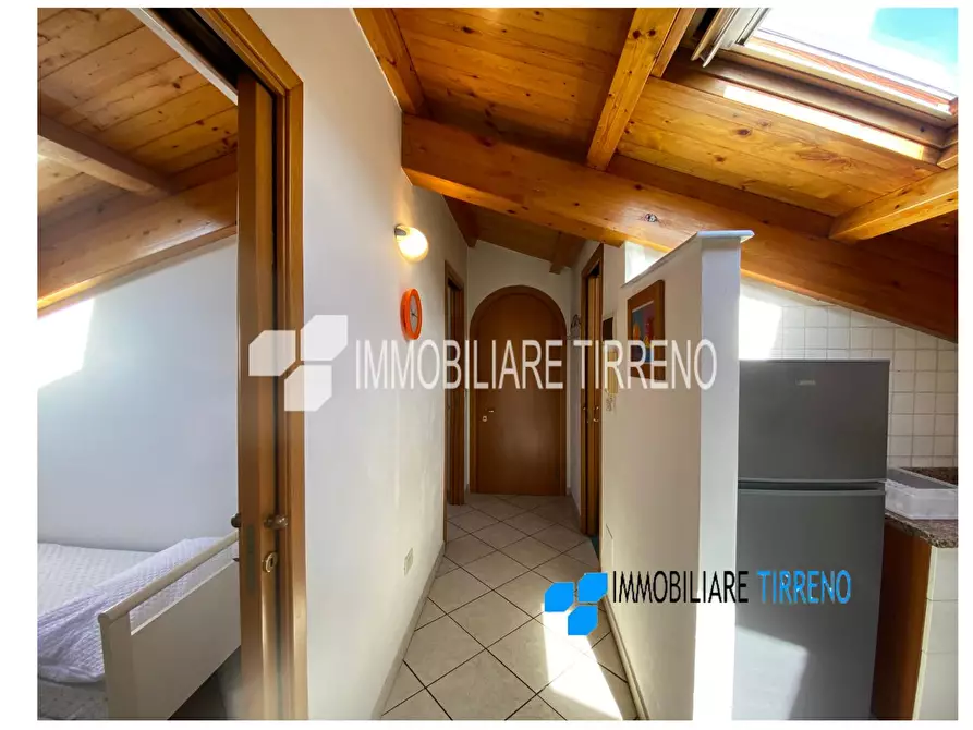 Immagine 5 di Mansarda in affitto  a Massa