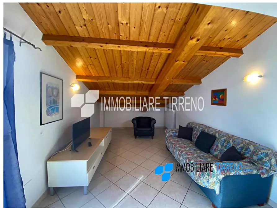 Immagine 15 di Mansarda in affitto  a Massa
