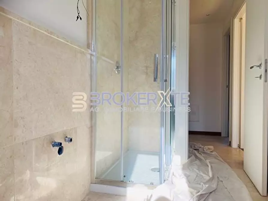 Immagine 7 di Mansarda in vendita  a Carrara