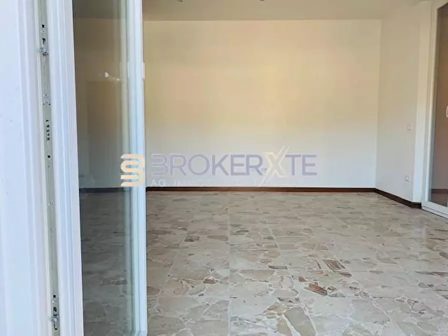 Immagine 31 di Mansarda in vendita  a Carrara