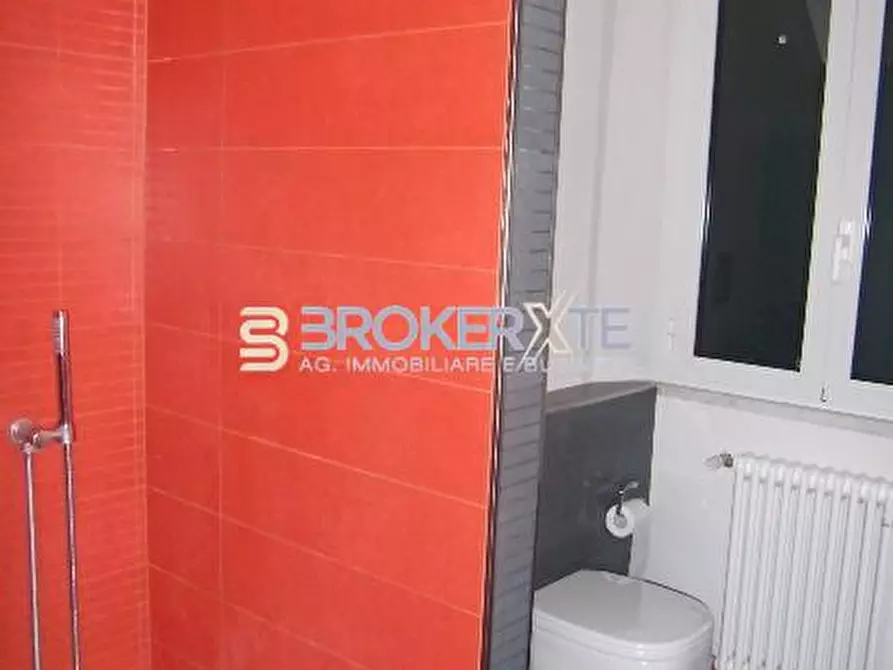 Immagine 17 di Casa semindipendente in vendita  a Carrara