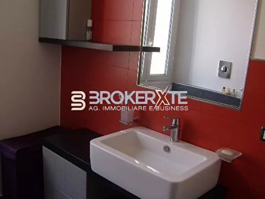 Immagine 35 di Casa semindipendente in vendita  a Carrara