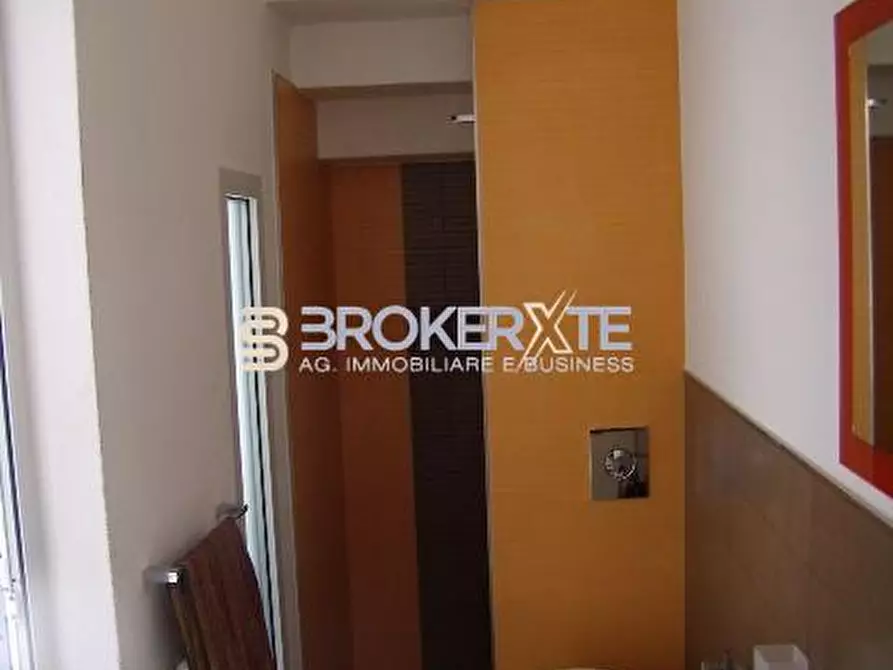 Immagine 22 di Casa semindipendente in vendita  a Carrara