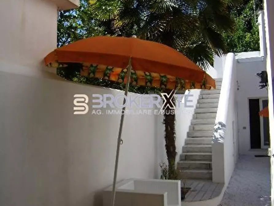Immagine 29 di Casa semindipendente in vendita  a Carrara