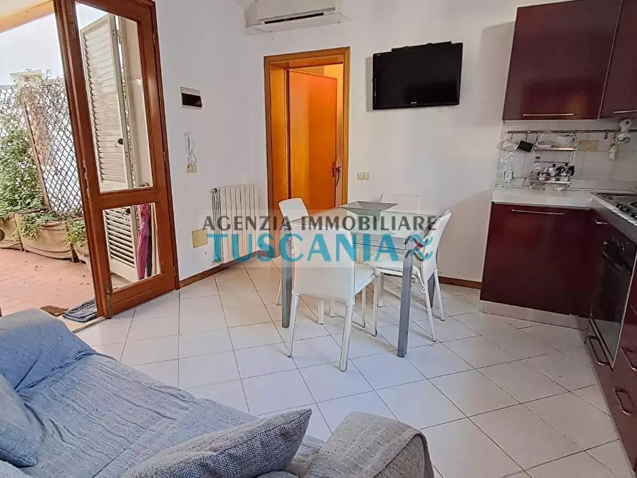 Immagine 8 di Appartamento in vendita  a Cecina