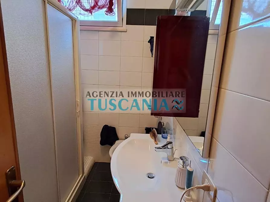 Immagine 16 di Appartamento in vendita  a Cecina