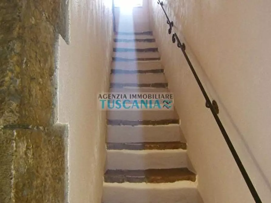 Immagine 27 di Palazzo in vendita  a Volterra