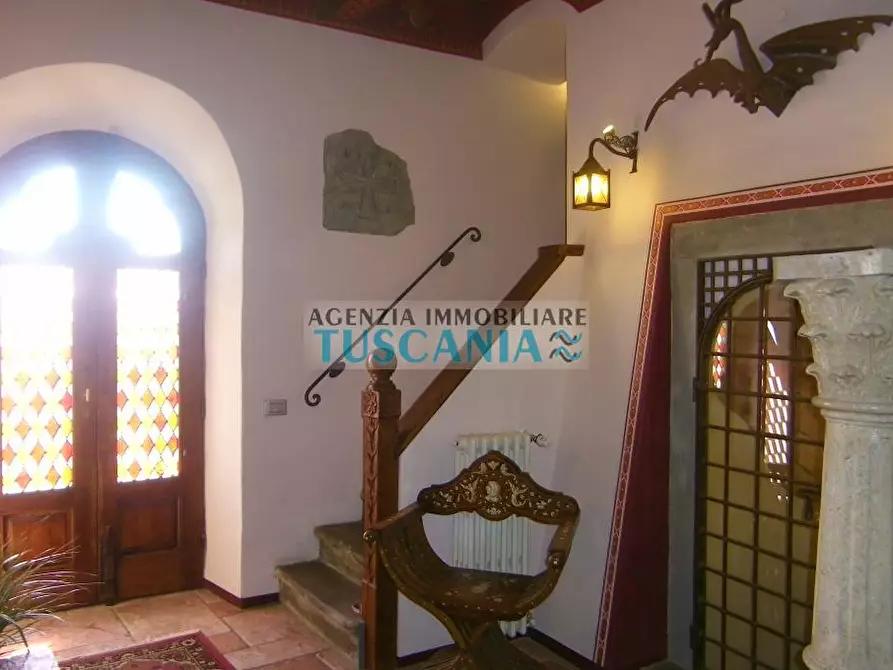 Immagine 24 di Palazzo in vendita  a Volterra