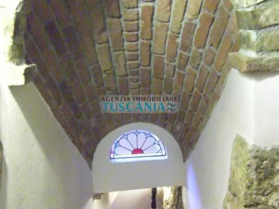 Immagine 29 di Palazzo in vendita  a Volterra