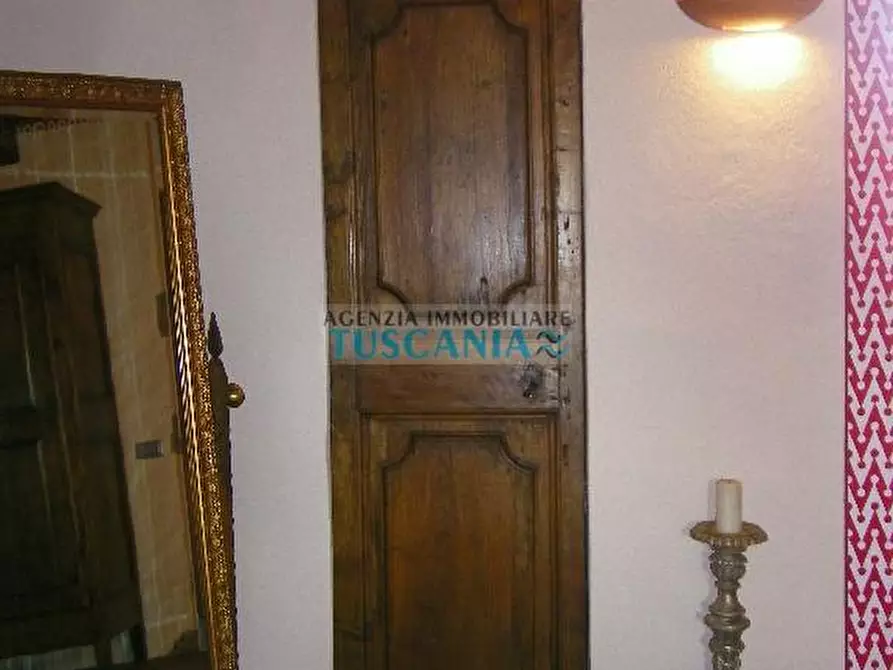 Immagine 36 di Palazzo in vendita  a Volterra