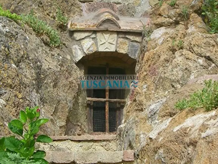 Immagine 13 di Palazzo in vendita  a Volterra