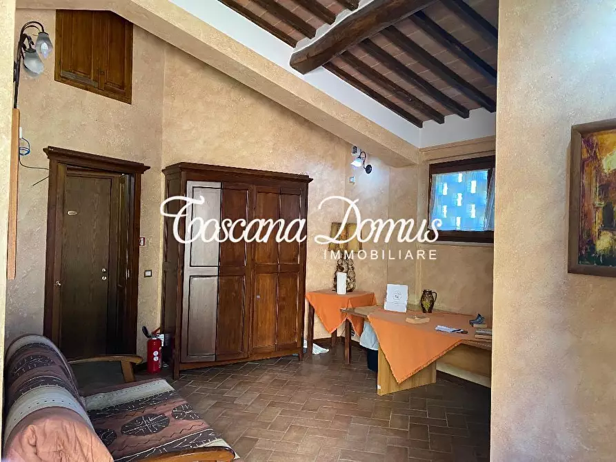 Immagine 6 di Appartamento in vendita  a Siena