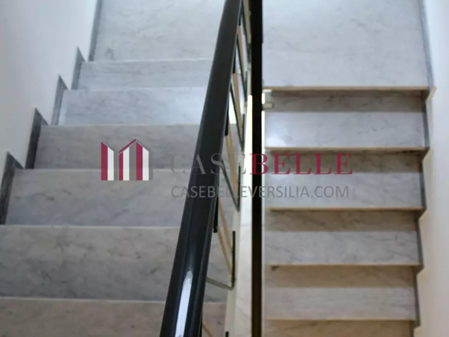 Immagine 30 di Casa bifamiliare in vendita  a Camaiore