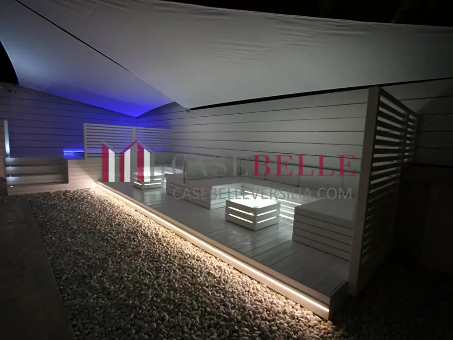 Immagine 34 di Villa in vendita  a Camaiore