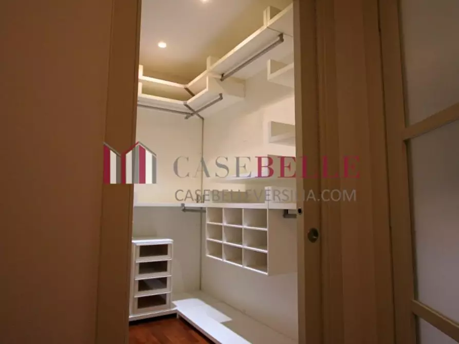 Immagine 28 di Villa in vendita  a Camaiore