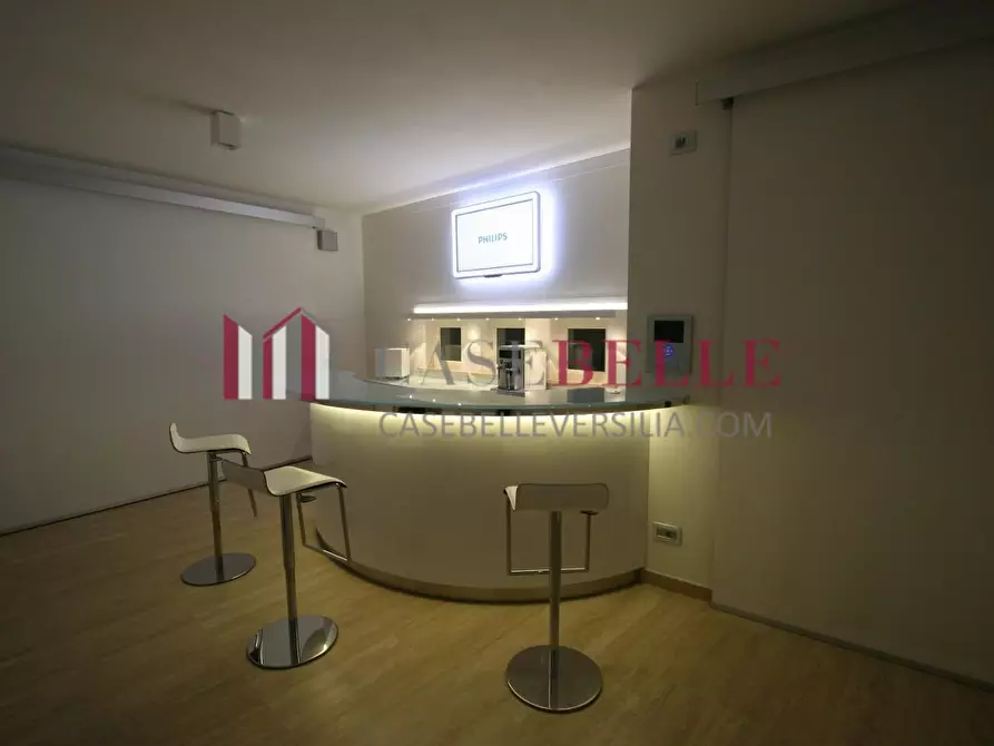 Immagine 8 di Villa in vendita  a Camaiore