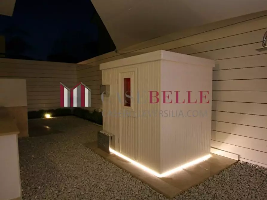 Immagine 44 di Villa in vendita  a Camaiore