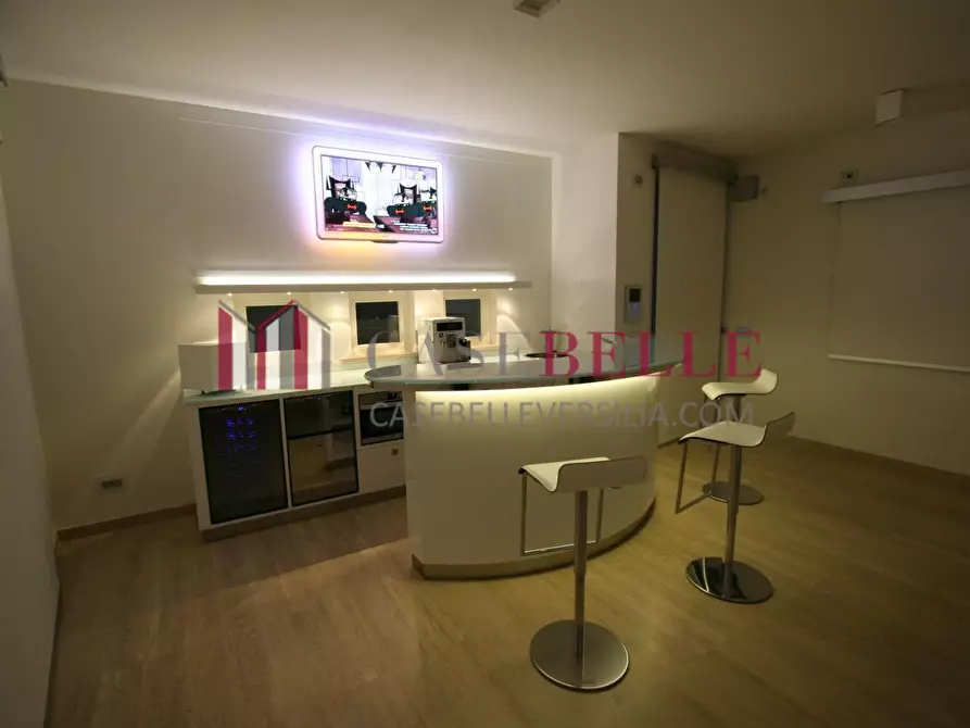 Immagine 9 di Villa in vendita  a Camaiore