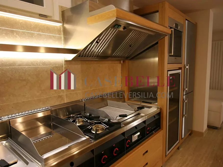 Immagine 15 di Villa in vendita  a Camaiore