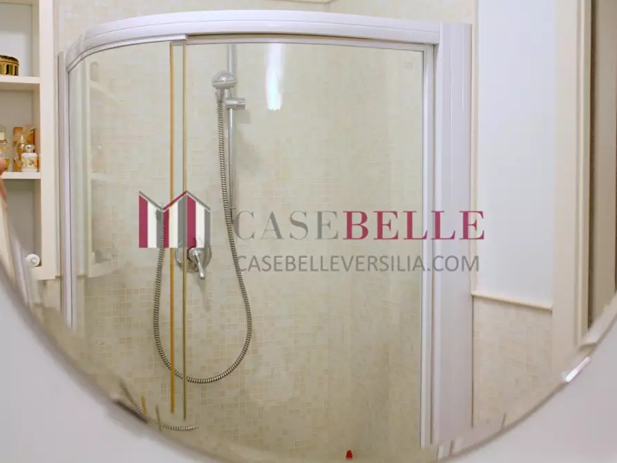 Immagine 26 di Appartamento in vendita  a Viareggio