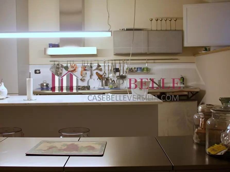 Immagine 19 di Appartamento in vendita  a Viareggio