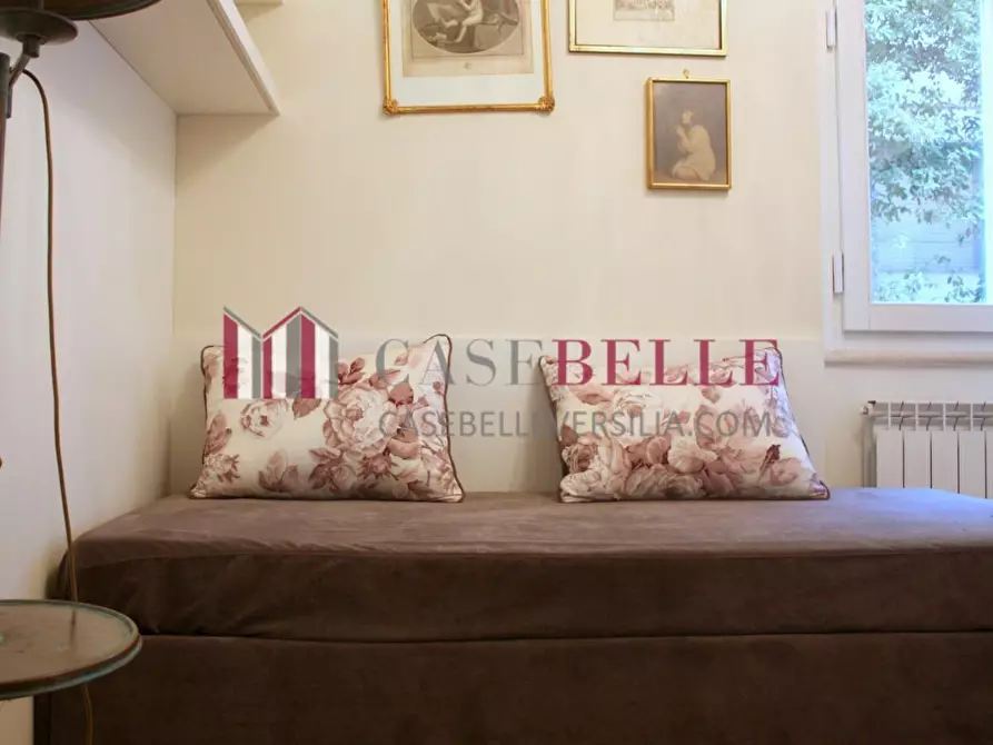 Immagine 11 di Appartamento in vendita  a Viareggio