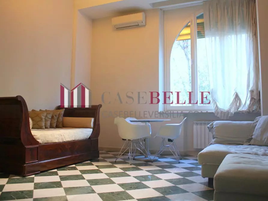 Immagine 2 di Appartamento in vendita  a Viareggio