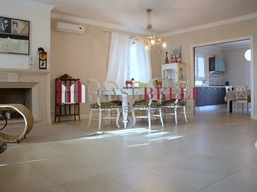 Immagine 1 di Villa in affitto  a Pietrasanta