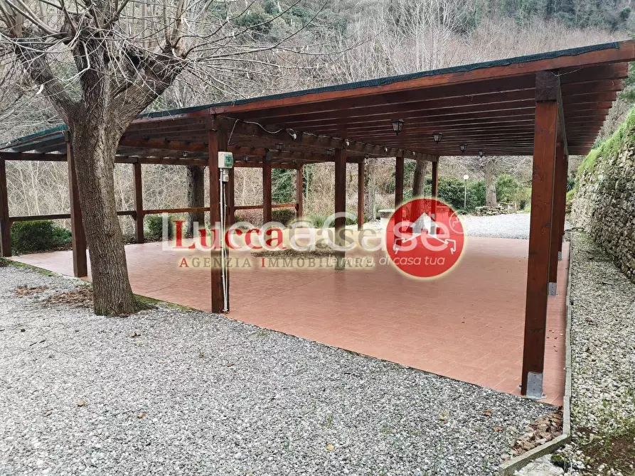 Immagine 9 di Villa in vendita  a Lucca