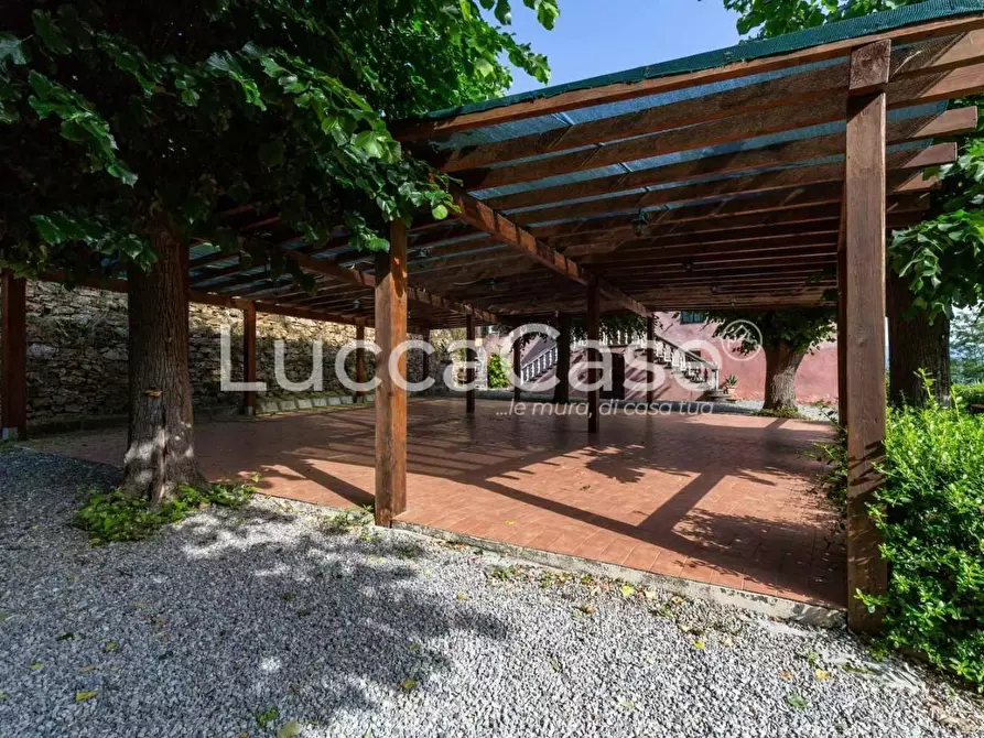 Immagine 12 di Villa in vendita  a Lucca