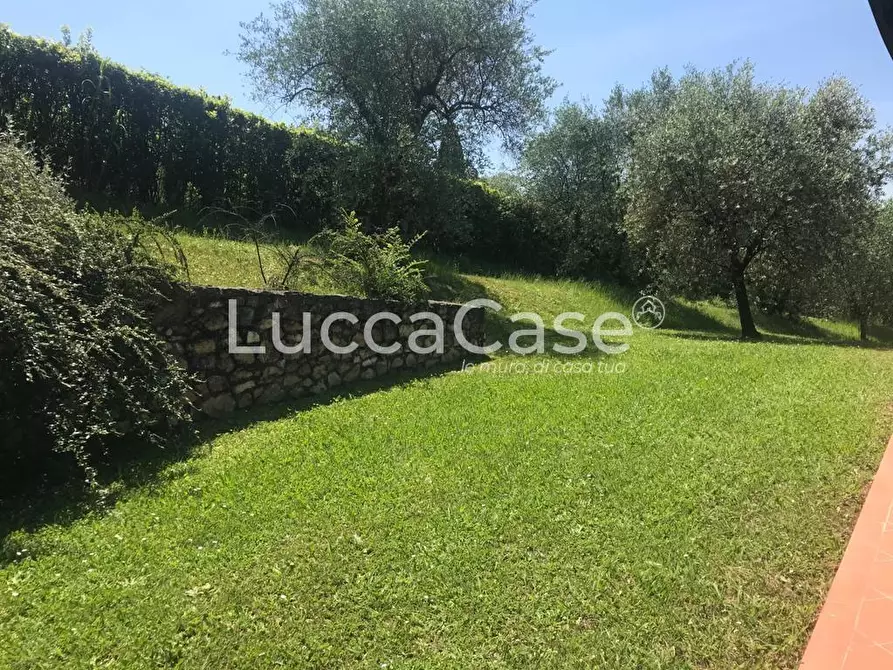 Immagine 59 di Villa in vendita  a Lucca