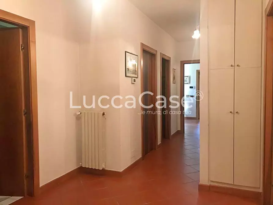 Immagine 22 di Villa in vendita  a Lucca