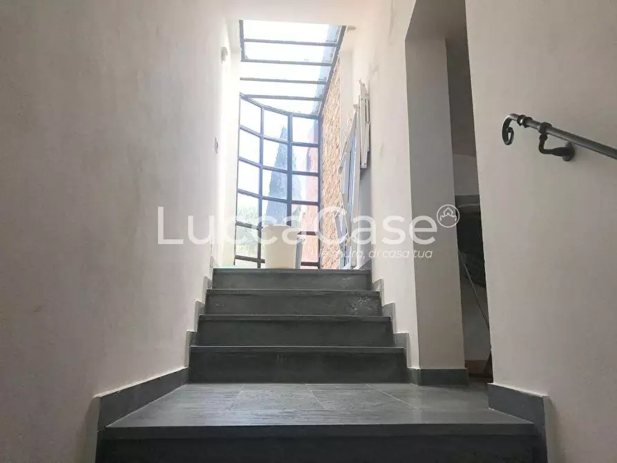 Immagine 5 di Villa in vendita  a Lucca